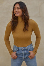 Load image into Gallery viewer, Mustard turtleneck
