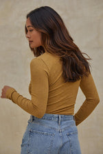 Load image into Gallery viewer, Mustard turtleneck
